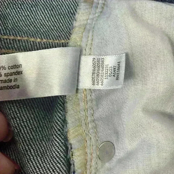 Lane Bryant Women’s Jeans Size 28L Distressed Dark Wash Signature Fit Straight - Picture 13 of 13